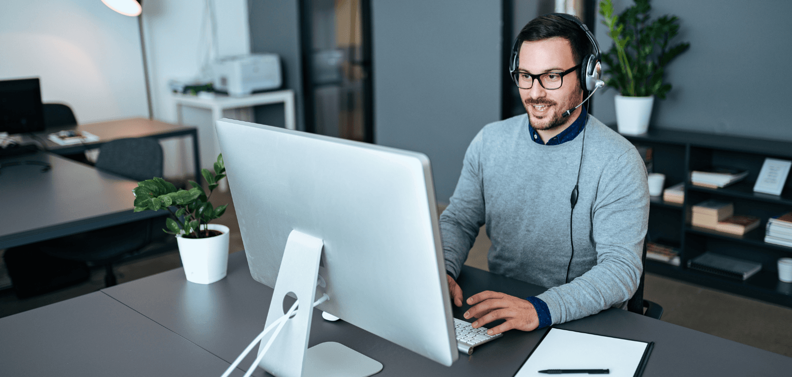 The Ultimate Guide to Help Desk Software: Transforming Customer Support